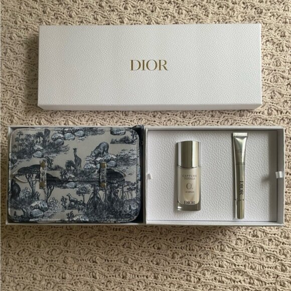 Dior Around The World Exclusive Skincare Set + Vanity Case + 2 Dior Face Towels - Picture 2 of 7